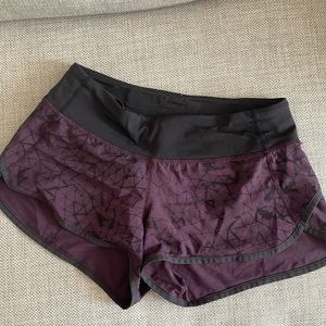 Lululemon shorts: Speed up low rise lined shorts 2.5”